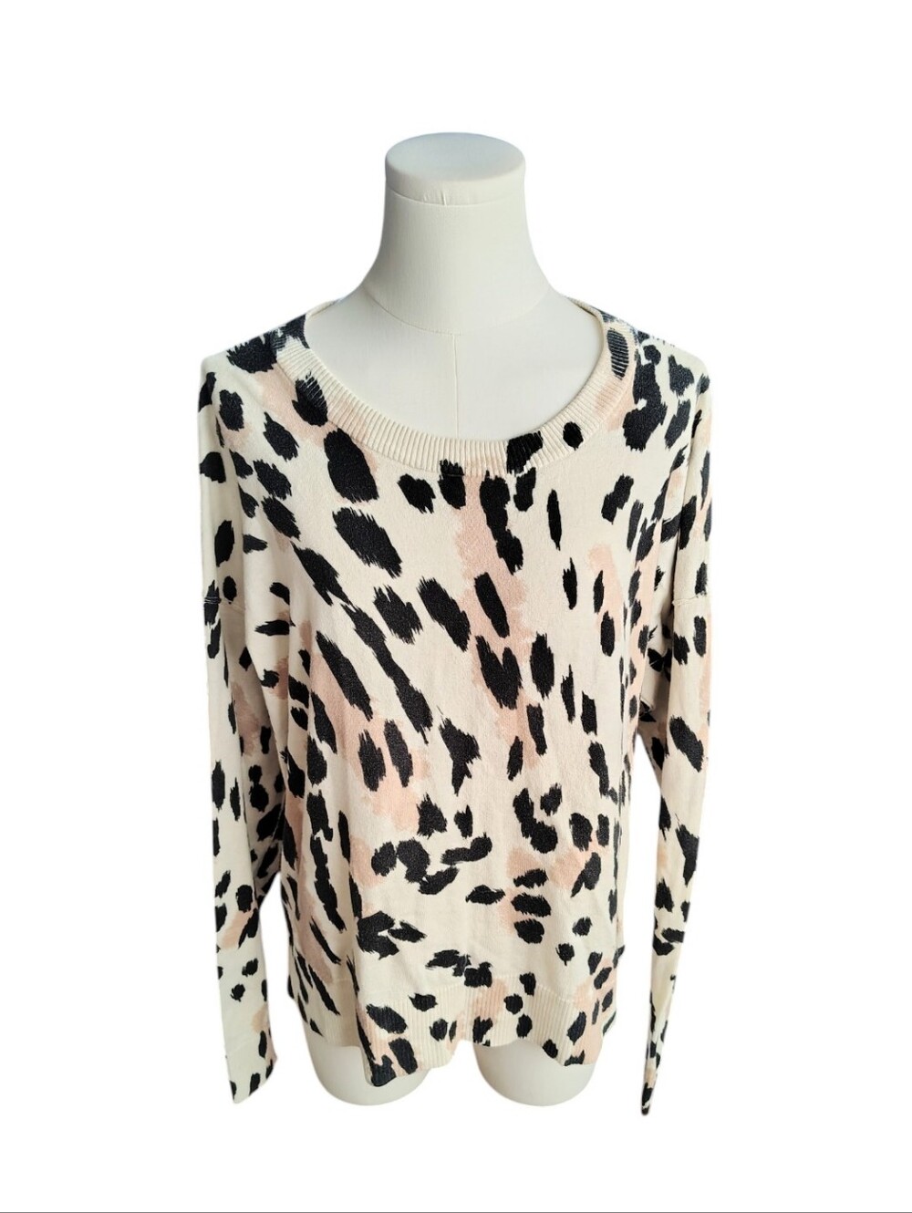 Sanctuary Cream Pink and Black Leopard Patterned Super Soft Sweater Size Large